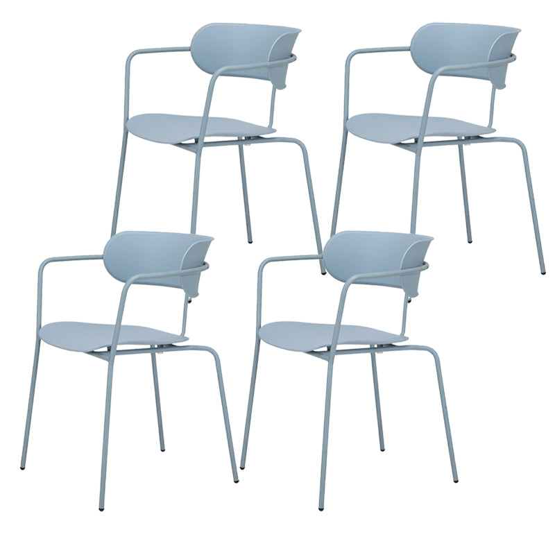 Zeitgenössischer Stil Armstuhl Plastik Plastik Offener Rückseite Essstuhl mit Metallbasis