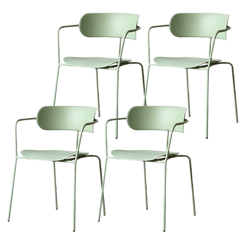 Zeitgenössischer Stil Armstuhl Plastik Plastik Offener Rückseite Essstuhl mit Metallbasis