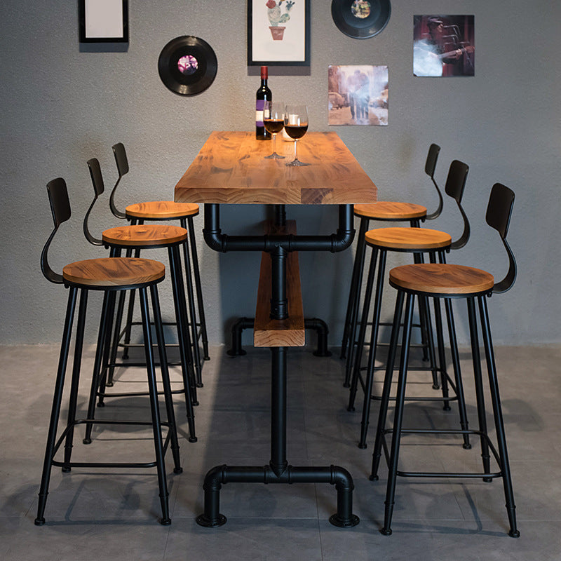 Moderner Esstisch in Pub-Höhe, Pub-Tisch aus Eisen und Massivholz für das Wohnzimmer