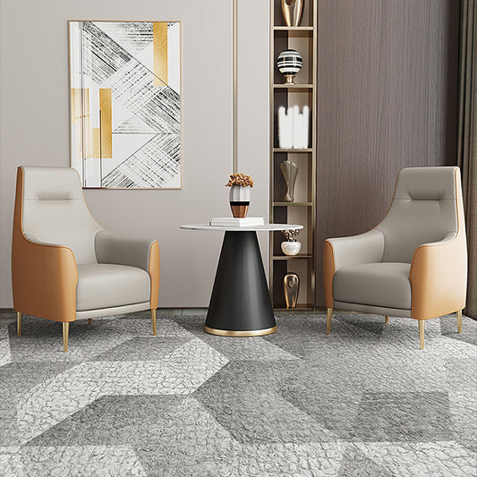 Juego de comedor de piedra sinterizada estilo glam.