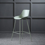 Sgabello da poggiapiedi del negozio di tè al latte.