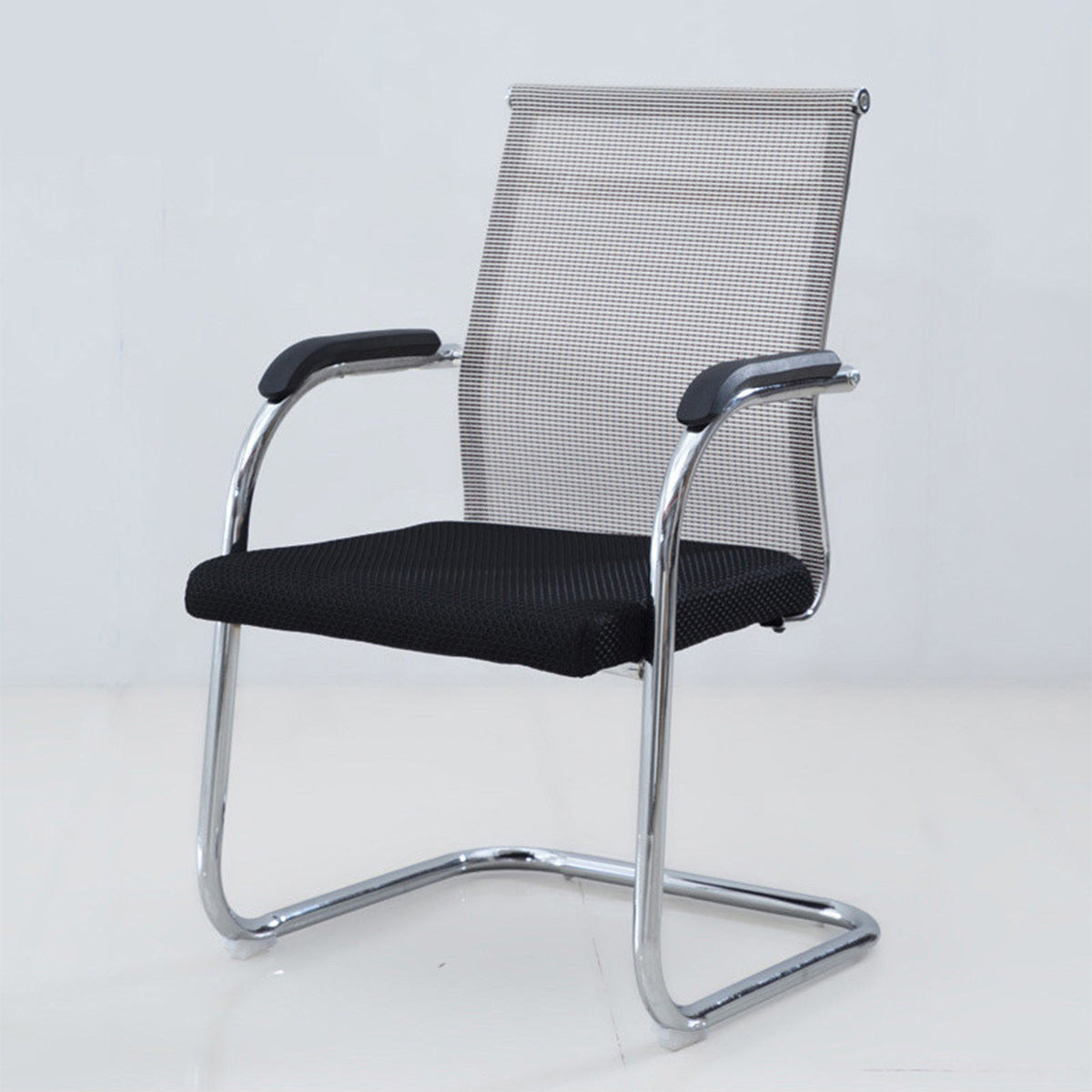 Chaise de bureau à cadre argenté sans fauteuil AirGrid pénible avec respirabilité