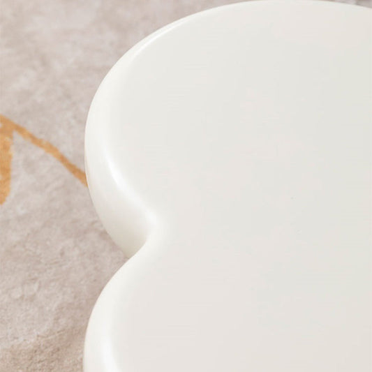 4つの木製の脚の自由な形の現代の白いコーヒーテーブル