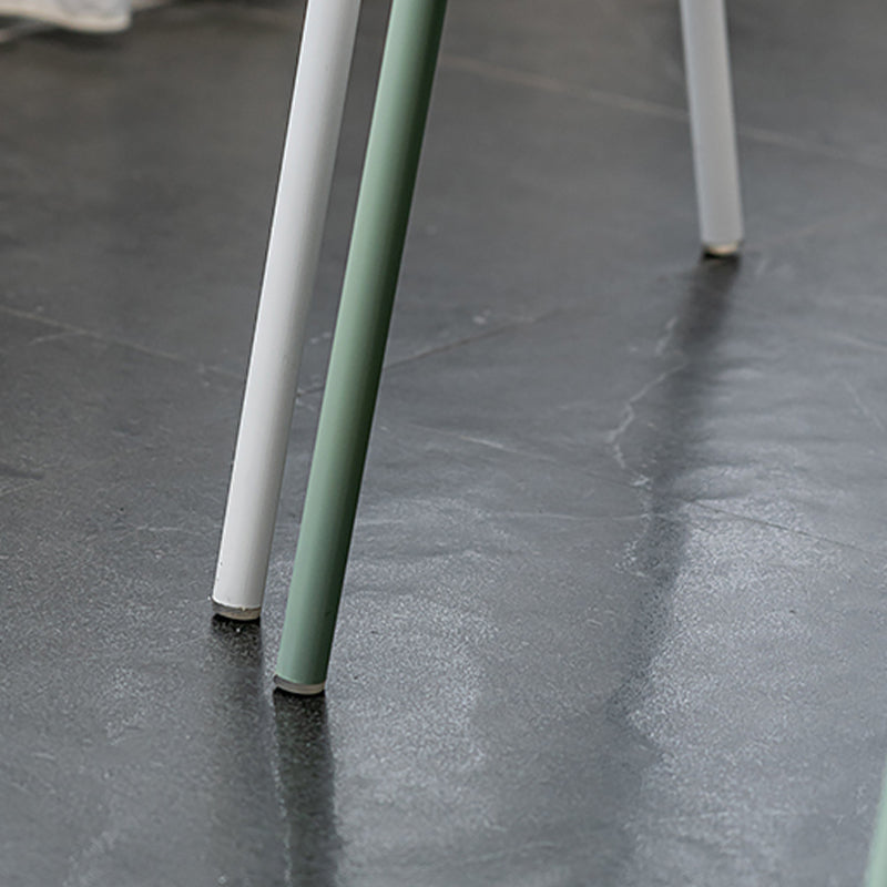 Moderne open achterzijde stoel plastic eetkamerstoel met metalen basis