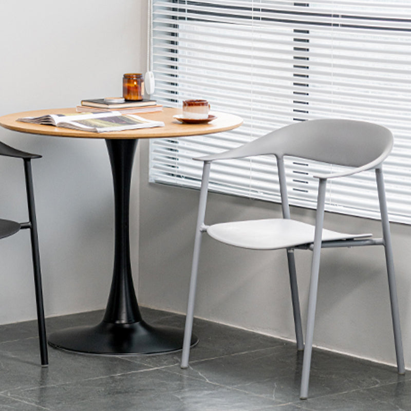 Moderne open achterzijde stoel plastic eetkamerstoel met metalen basis