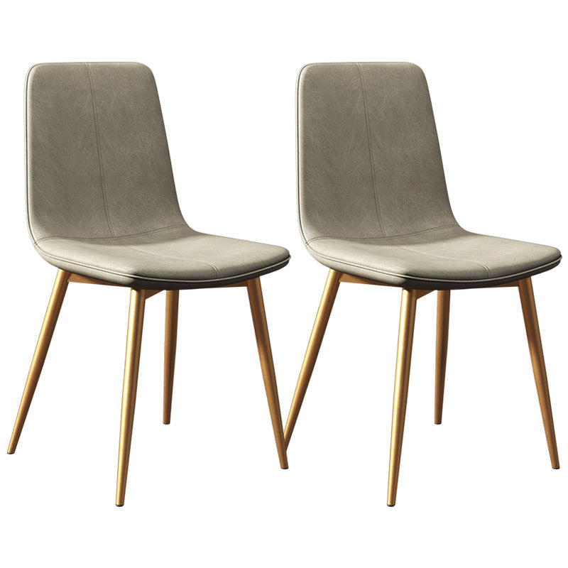 Glam -stijl eetkamerstoel faux lederen eetkamerstoel met metalen benen