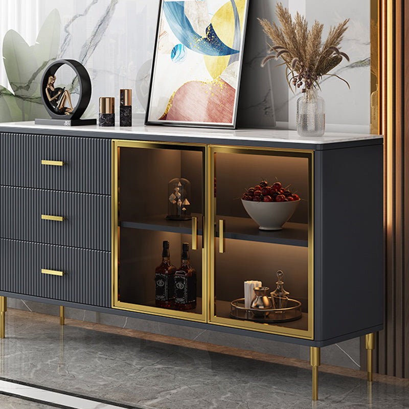 Table du buffet en bois et en pierre avec tiroirs serveur de restauration glamour