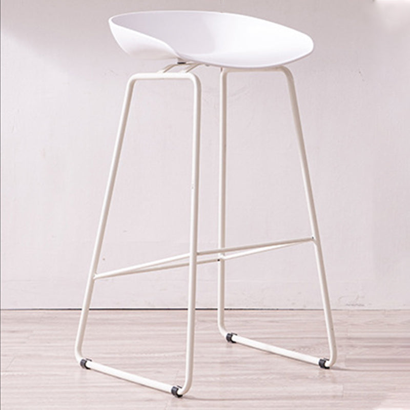 Nordic Style Plastic Bar Stools Footrest Indoor Counter Stool with Metal Legs