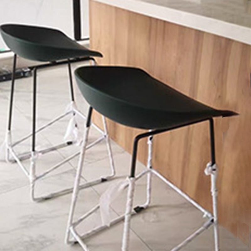 Nordic Style Plastic Bar Stools Footrest Indoor Counter Stool with Metal Legs