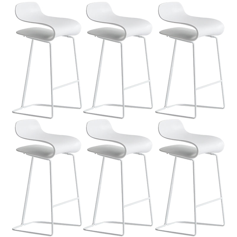 Armless Metal Indoor Bar Stool Scandinavian Plastic Stool with Footrest