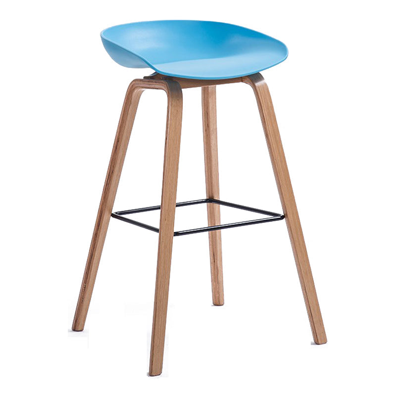 Sgabello da bar in plastica stile moderno. Sgabello da bar a secchiello ad altezza bancone
