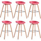Sgabello da bar in plastica stile moderno. Sgabello da bar a secchiello ad altezza bancone