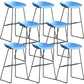 Sgabello da bar in plastica stile moderno. Sgabello da bar a secchiello ad altezza bancone