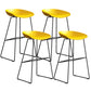 Sgabello da bar in plastica stile moderno. Sgabello da bar a secchiello ad altezza bancone