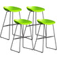 Sgabello da bar in plastica stile moderno. Sgabello da bar a secchiello ad altezza bancone