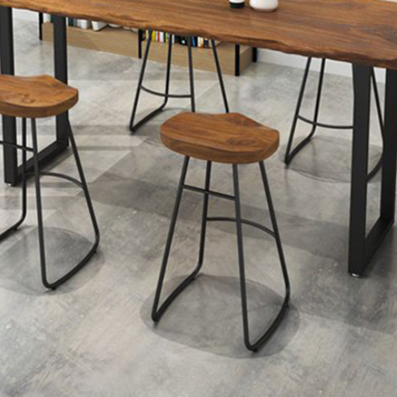 Taburete de bar de salón de madera estilo moderno con patas de metal