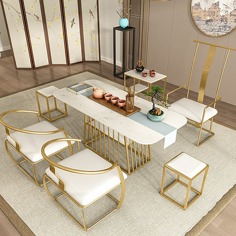 Table en métal et en pierre