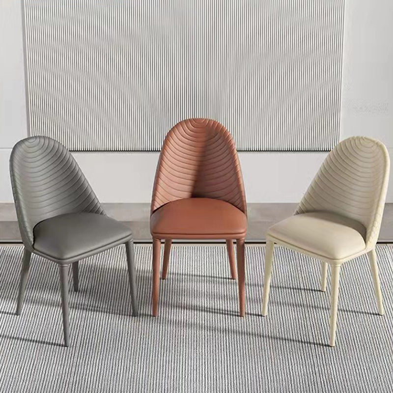 Moderne stijl metalen eetkamerstoel faux lederen armloze eetkamerstoel voor huisgebruik