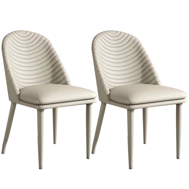 Moderne stijl metalen eetkamerstoel faux lederen armloze eetkamerstoel voor huisgebruik