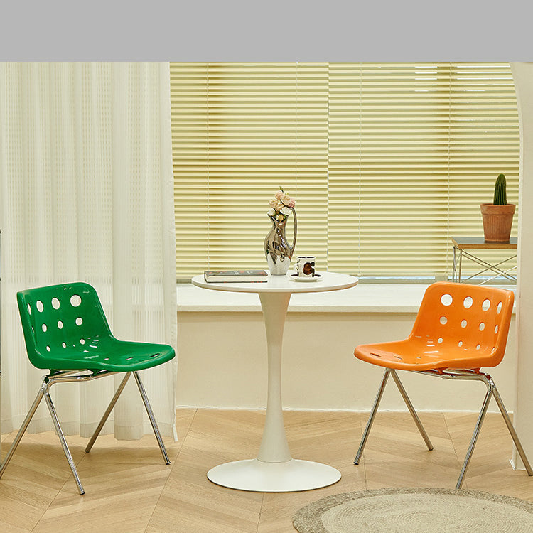 Eigentijdse stijl armloze stoel plastic eetkamerstoel met metalen benen