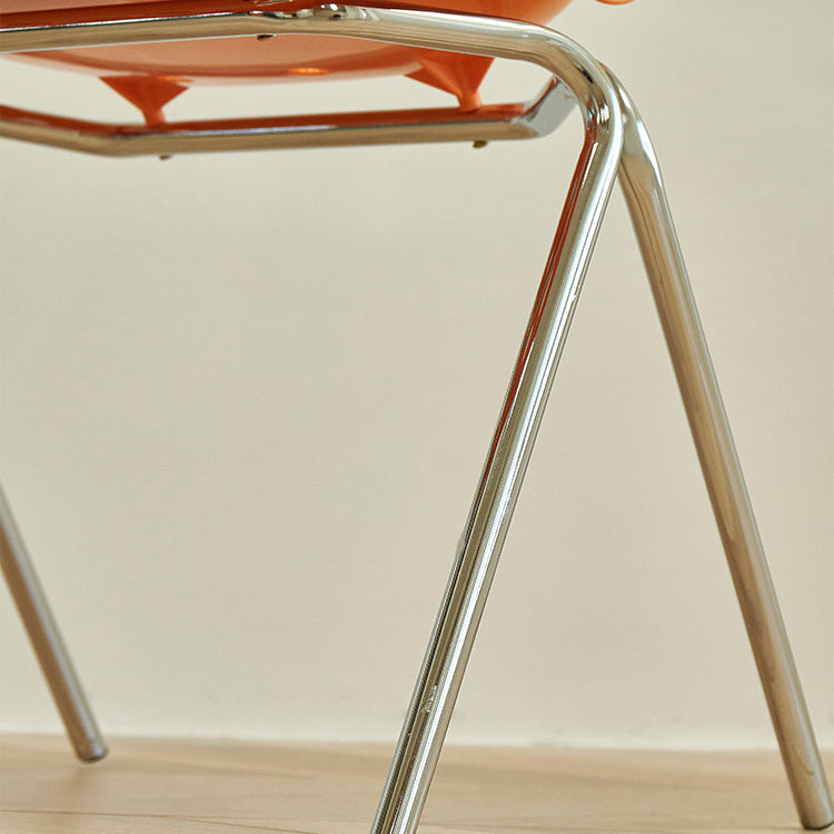 Eigentijdse stijl armloze stoel plastic eetkamerstoel met metalen benen