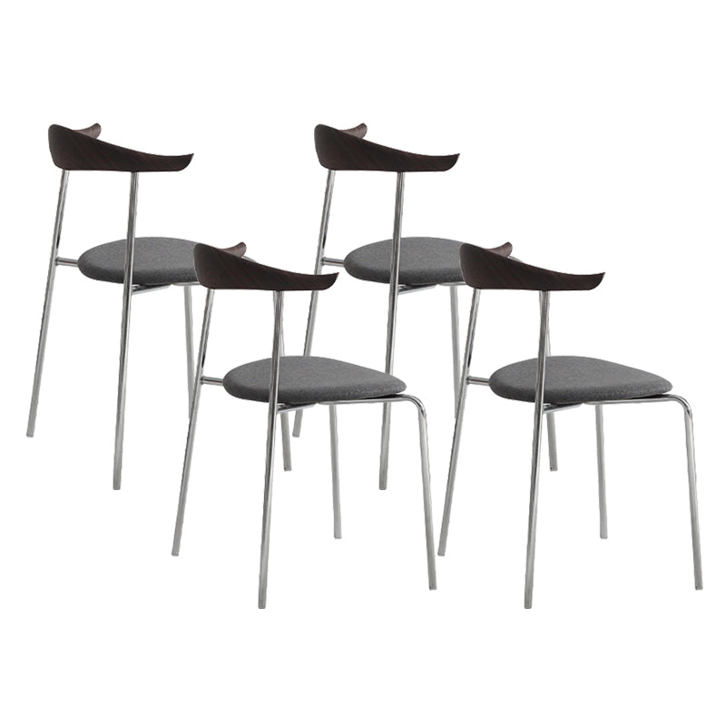 Moderne stijl gestoffeerde armloze stoel lederen eetkamerstoel met metalen basis