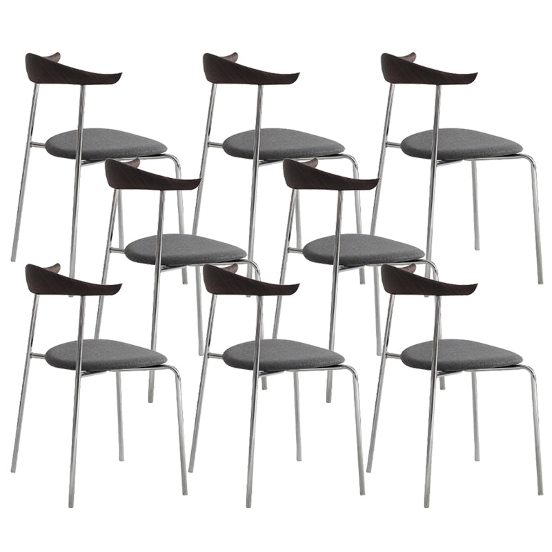 Moderne stijl gestoffeerde armloze stoel lederen eetkamerstoel met metalen basis