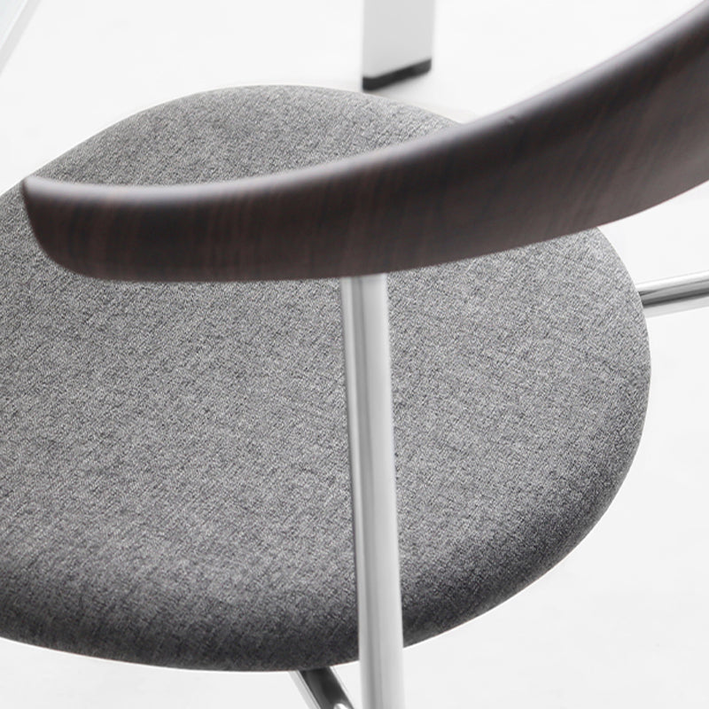 Moderne stijl gestoffeerde armloze stoel lederen eetkamerstoel met metalen basis