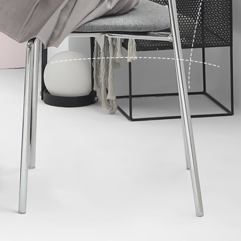 Moderne stijl gestoffeerde armloze stoel lederen eetkamerstoel met metalen basis