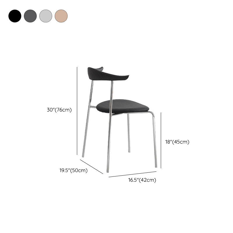 Moderne stijl gestoffeerde armloze stoel lederen eetkamerstoel met metalen basis