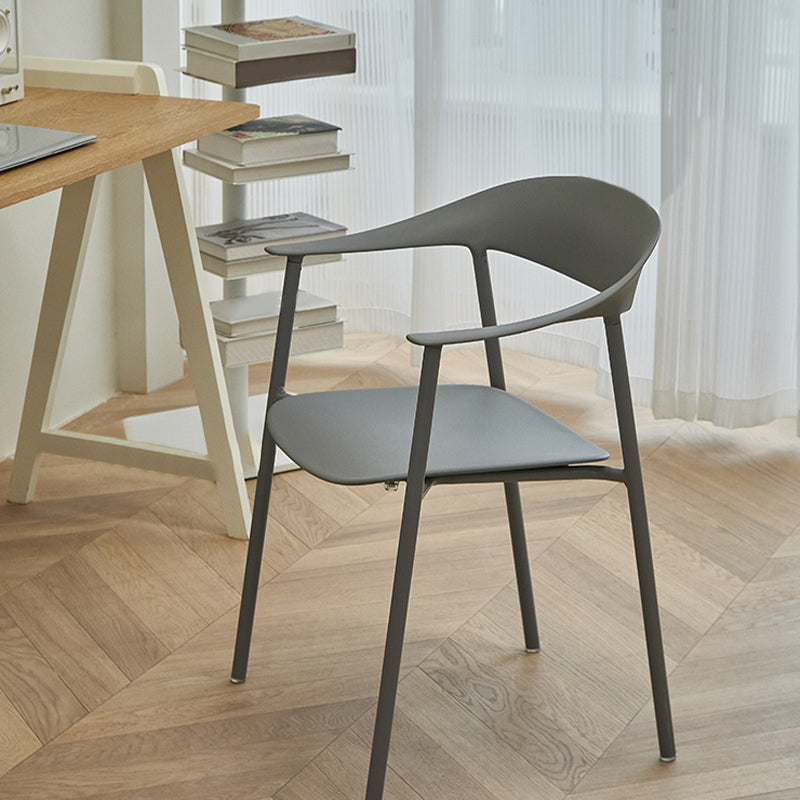 Silla de plástico de silla trasera abierta moderna con base de metal