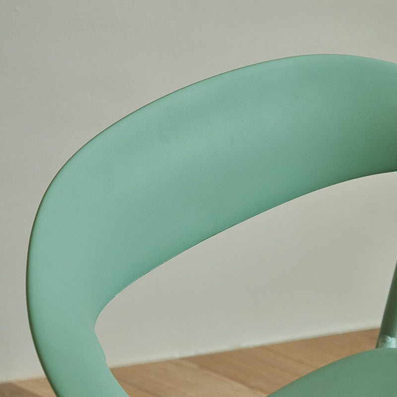 Silla de plástico de silla trasera abierta moderna con base de metal