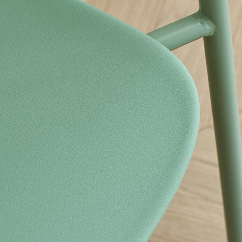 Silla de plástico de silla trasera abierta moderna con base de metal