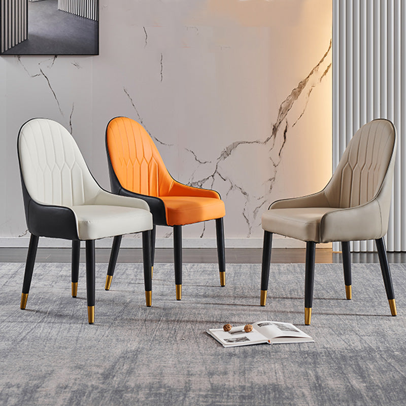 Glam -gestoffeerde eetkamerstoel Faux Leather en Metal Dining Accent Chair
