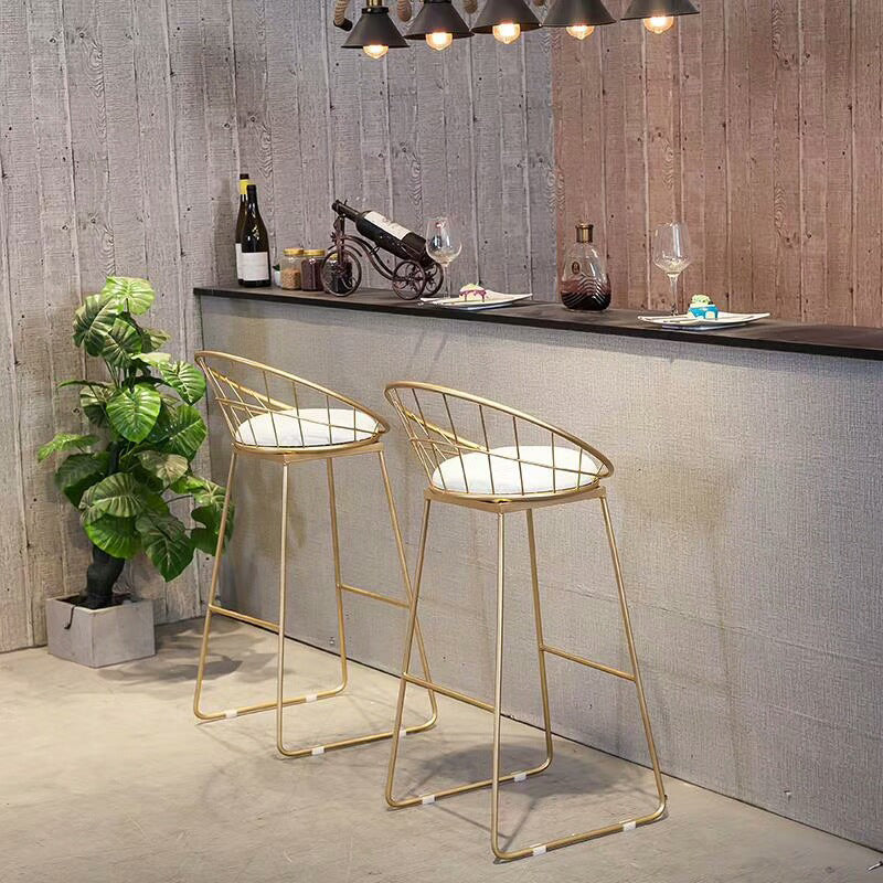 Contemporary Round Pub Table Set with Metal Stools 1/3/5 Pieces Pine Wood Top Bar Set Clearhalo 'Bar Furniture' 'furn' 'furn_home_bar_bar_sets' 'Furniture' 'Home Bars & Bar Sets' 'home_bar_bar_sets' 'Kitchen & Dining Furniture' 6157753