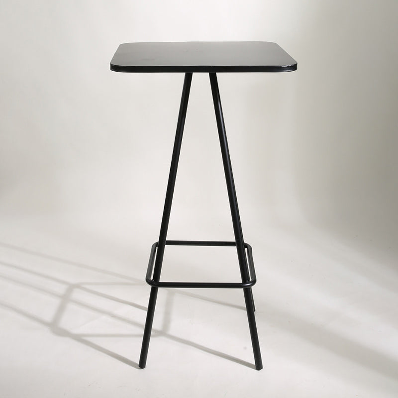 Quadratisches Industrie-Stehtisch-Set, 1/2-teiliger Thekentisch mit hohen Eisenhockern