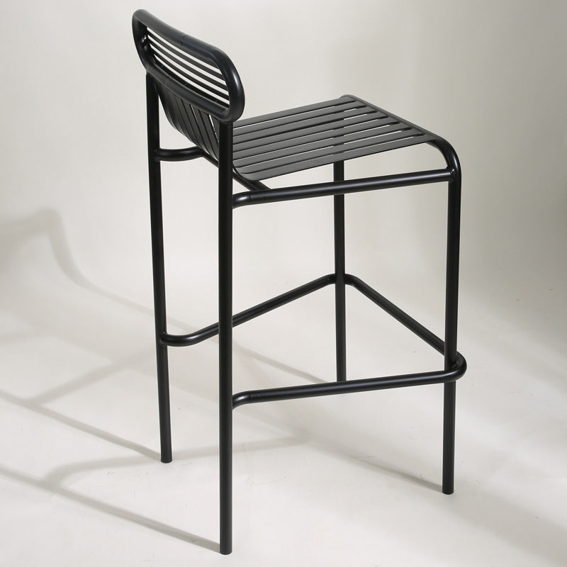 Quadratisches Industrie-Stehtisch-Set, 1/2-teiliger Thekentisch mit hohen Eisenhockern