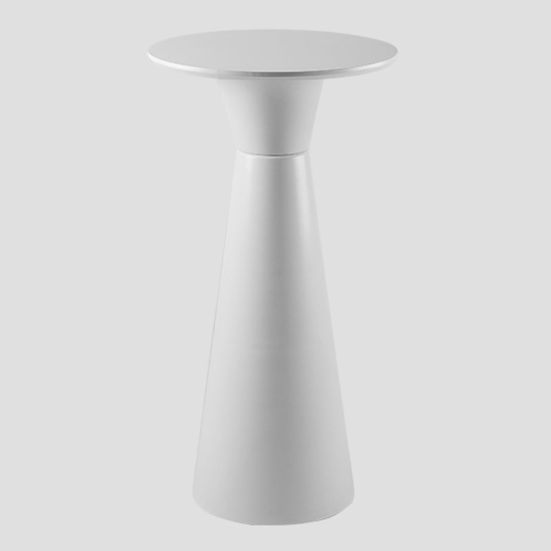 Contemporary Round Bar Height Table Metal Base Bar Table in Black and White 19.7"L x 19.7"W x 40.9"H White Metal Clearhalo 'Bar Furniture' 'Bar Tables' 'bar_tables' 'furn' 'furn_bar_tables' 'Furniture' 'Kitchen & Dining Furniture' 6162517