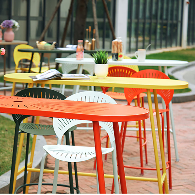 Modern Oval Pub Table Metal Bar Height Table with Footrest for Outdoor Clearhalo 'Bar Furniture' 'Bar Tables' 'bar_tables' 'furn' 'furn_bar_tables' 'Furniture' 'Kitchen & Dining Furniture' 6162888