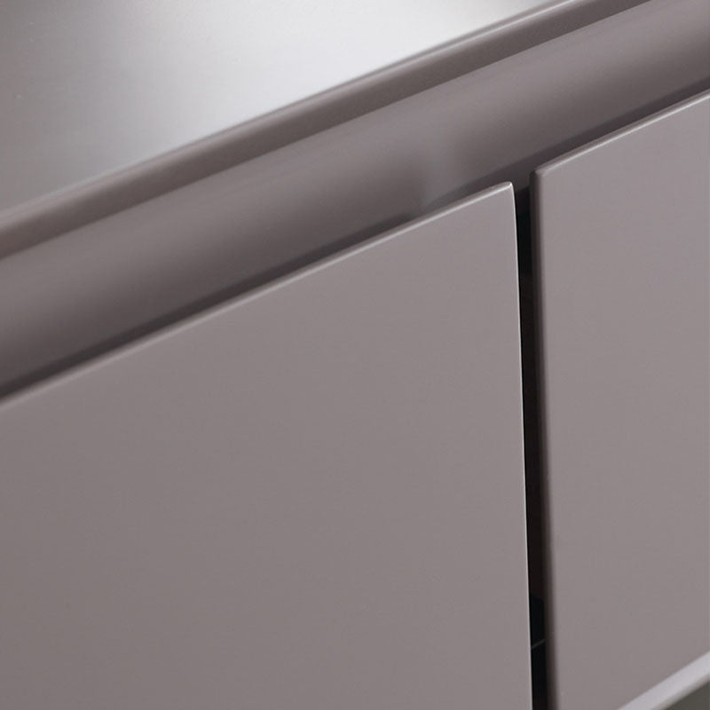 鏡と引き出しを備えた灰色の木製の虚栄心の虚栄心