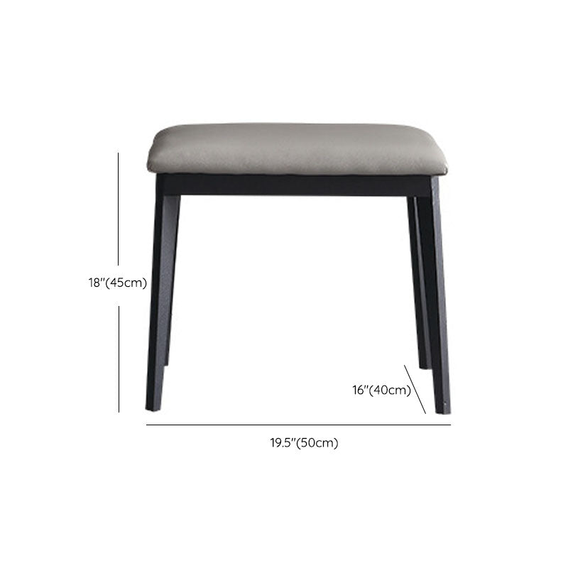 鏡と引き出しを備えた灰色の木製の虚栄心の虚栄心