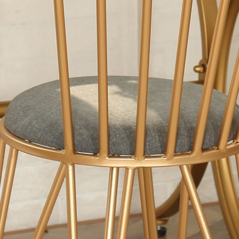 Eigentijdse metalen eetkamerstoelen Slat achter eetstoel in goud