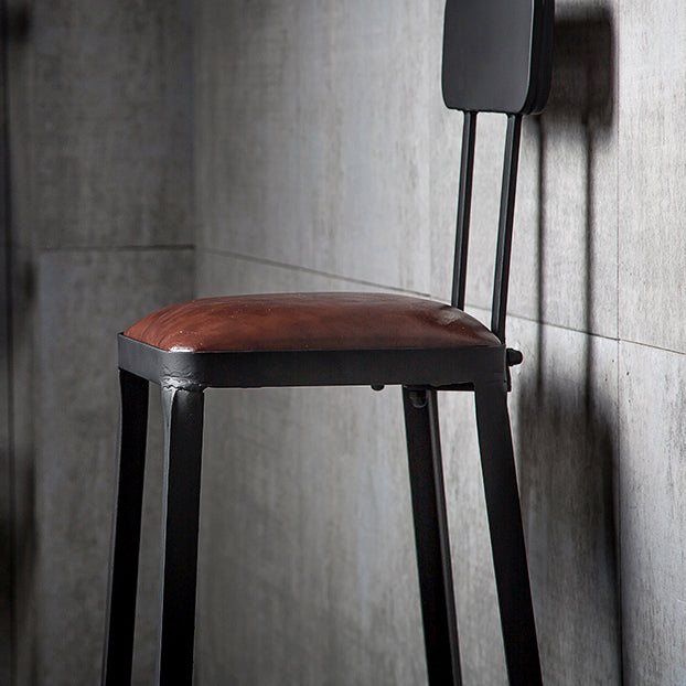 Industrial Brown Counter Stool Leather Square Stool with Black Metal Frame Clearhalo 'Bar Furniture' 'Bar Stools' 'bar_stools' 'furn' 'furn_bar_stools' 'Furniture' 'Kitchen & Dining Furniture' 6184552