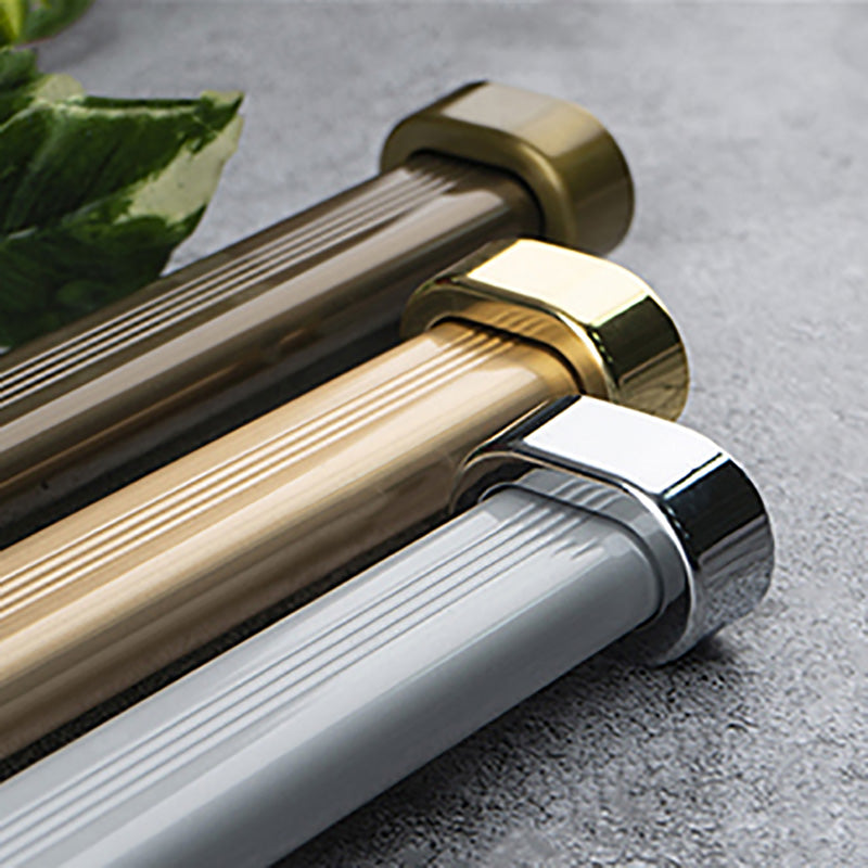 Asta di stoffa di guardaroba in legno moderno compreso l'armadio del guardaroba con morbida porta