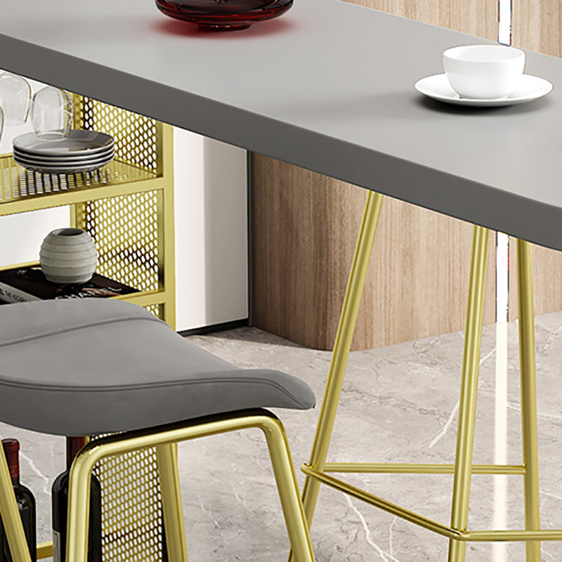 Solid Wood Bistro Table Pedestal Specialty Bar Dining Table with Shelves Clearhalo 'Bar Furniture' 'Bar Tables' 'bar_tables' 'furn' 'furn_bar_tables' 'Furniture' 'Kitchen & Dining Furniture' 6197282