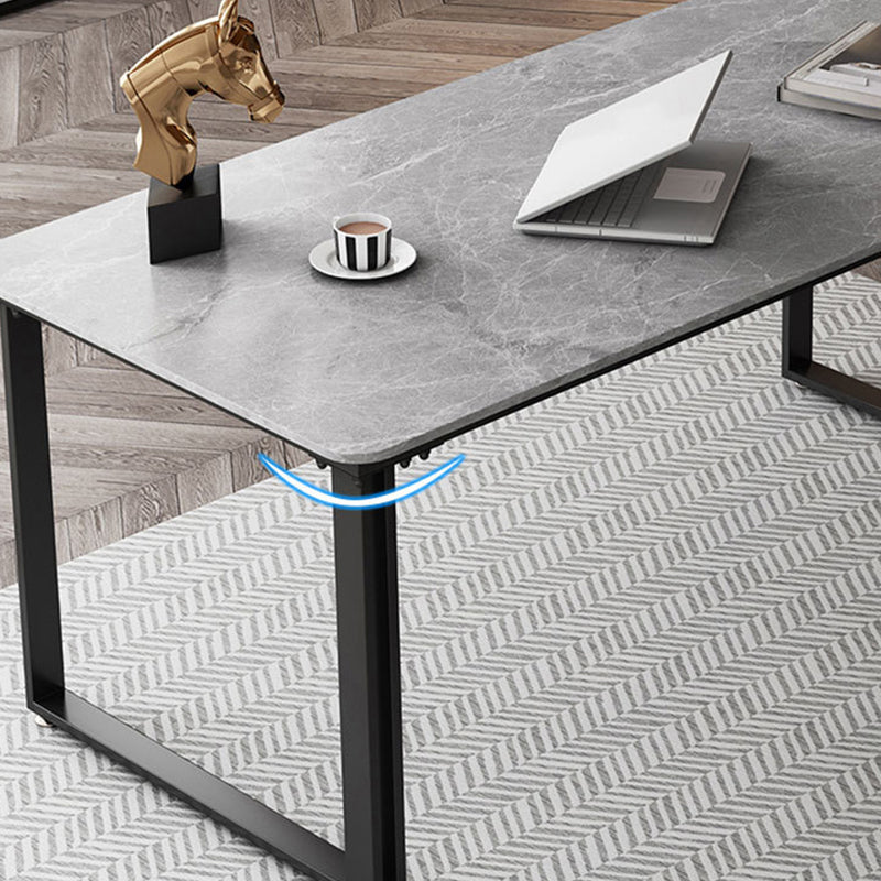 Industrieller Marmorschreiberschreibtisch Zinnbüro mit Metallbeinen