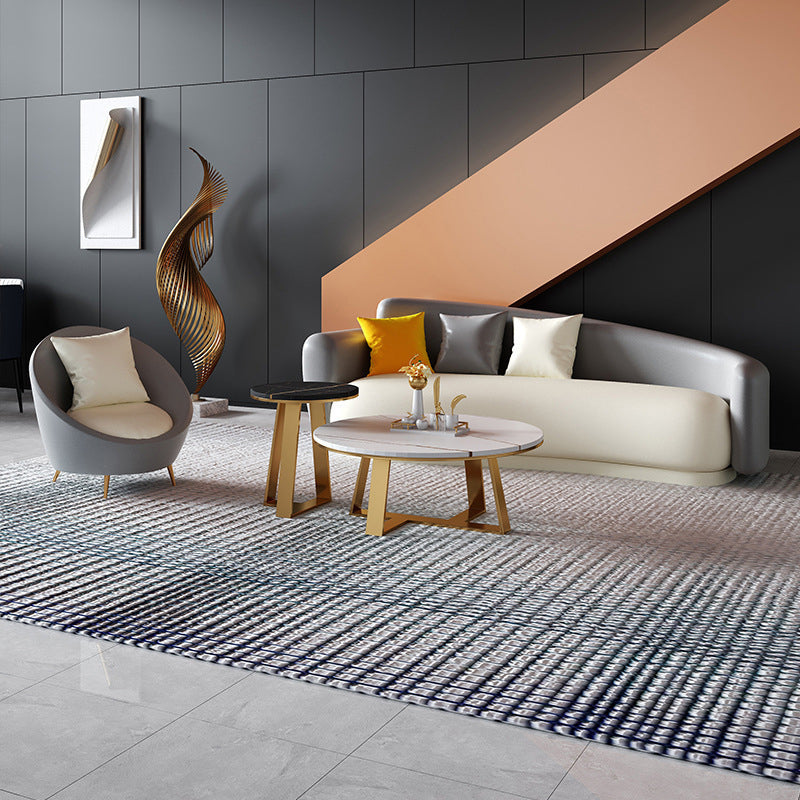 Sofa incurvé au dos serré contemporain avec oreiller, canapé de bras de smoking en cuir