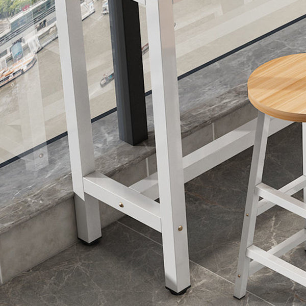 Moderner Thekentisch aus Holz mit rechteckiger Tischplatte und Bockgestell