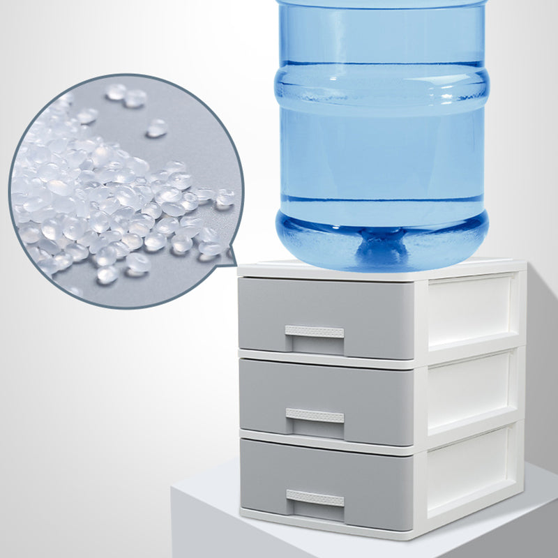 Gabinetto di plastica verticale di un armadio contemporaneo con cassetti