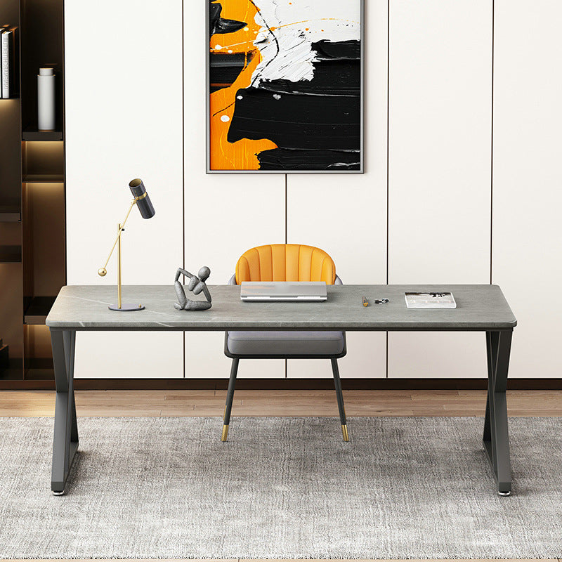Scrivania industriale di scrittura di marmo home office con gambe in slitta in metallo